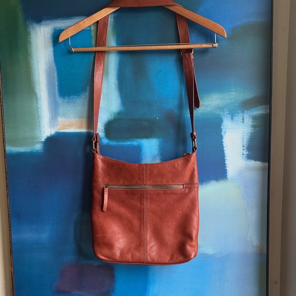 American Leather Co. Jordan Messenger Crossbody in the color Brandy - Picture 7 of 12